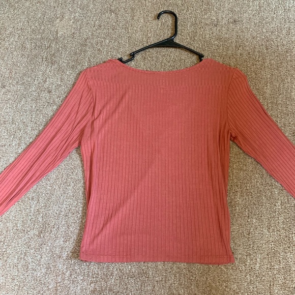 Me to we crop top - Picture 2 of 4